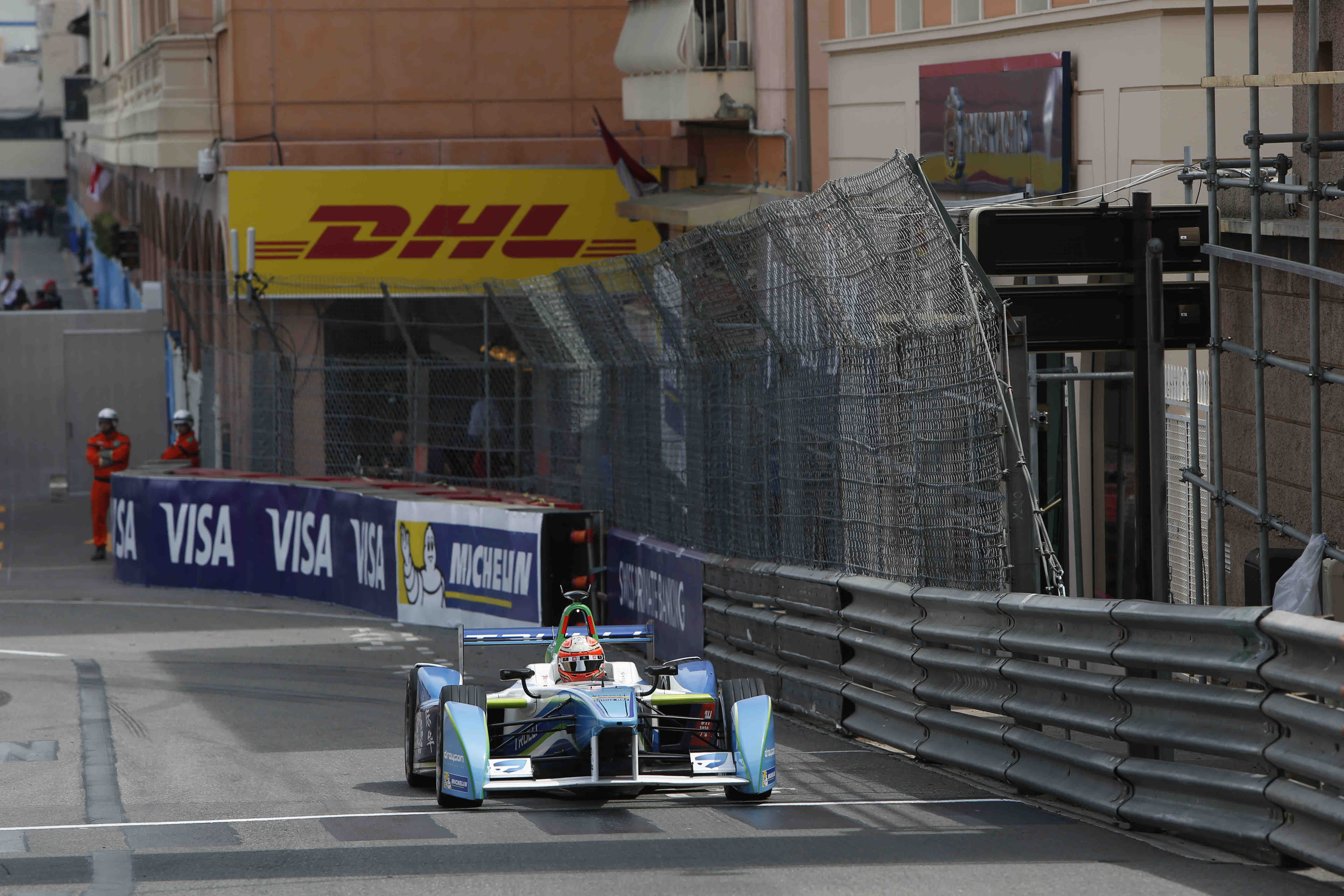 Liuzzi avec TRULLI FE pour la saison 2.