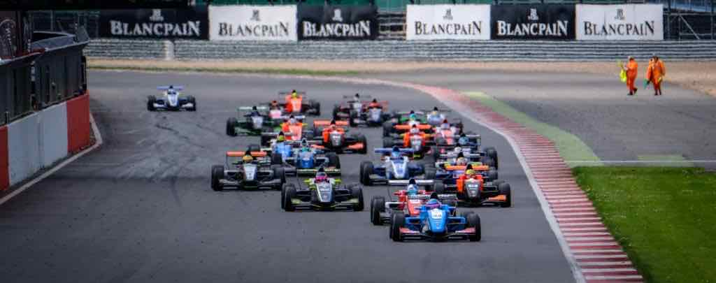 FR 2.0 NEC, Defourny et Norris gagnent à Silverstone