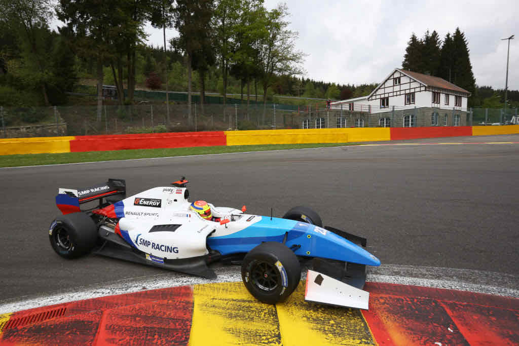 Formula V8, les russes envahissent les Ardennes