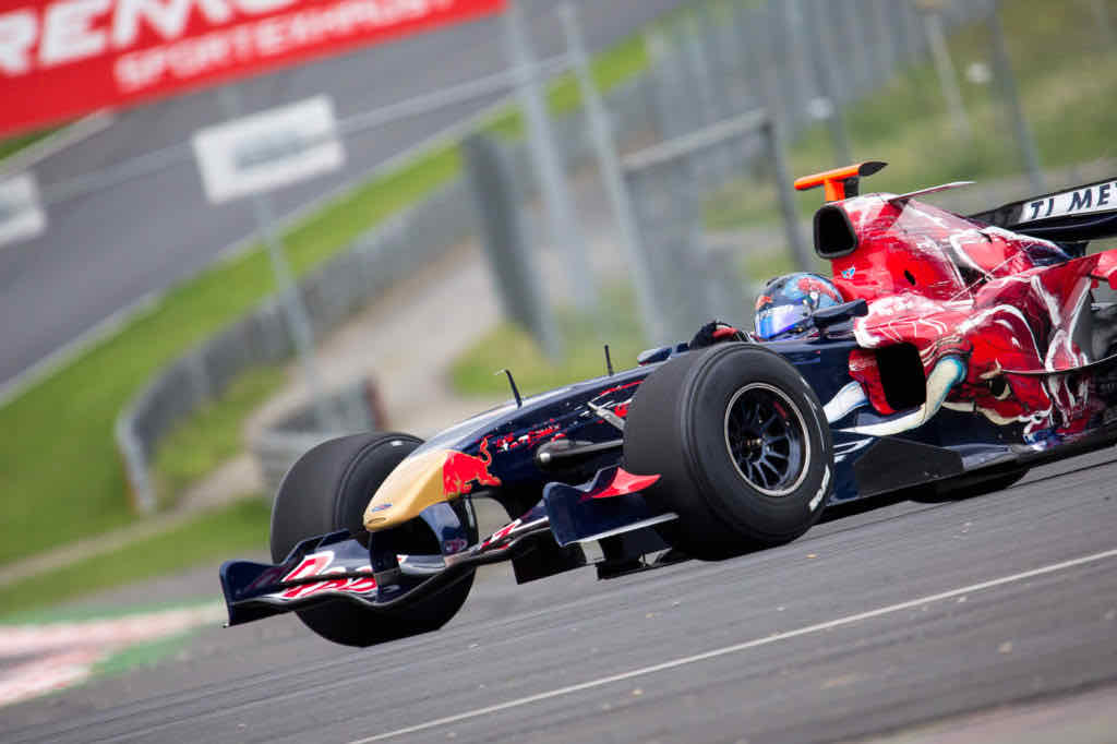 Boss GP, Red Bull Ring, une Toro Rosso STR1 en pole sur les terres de Red Bull