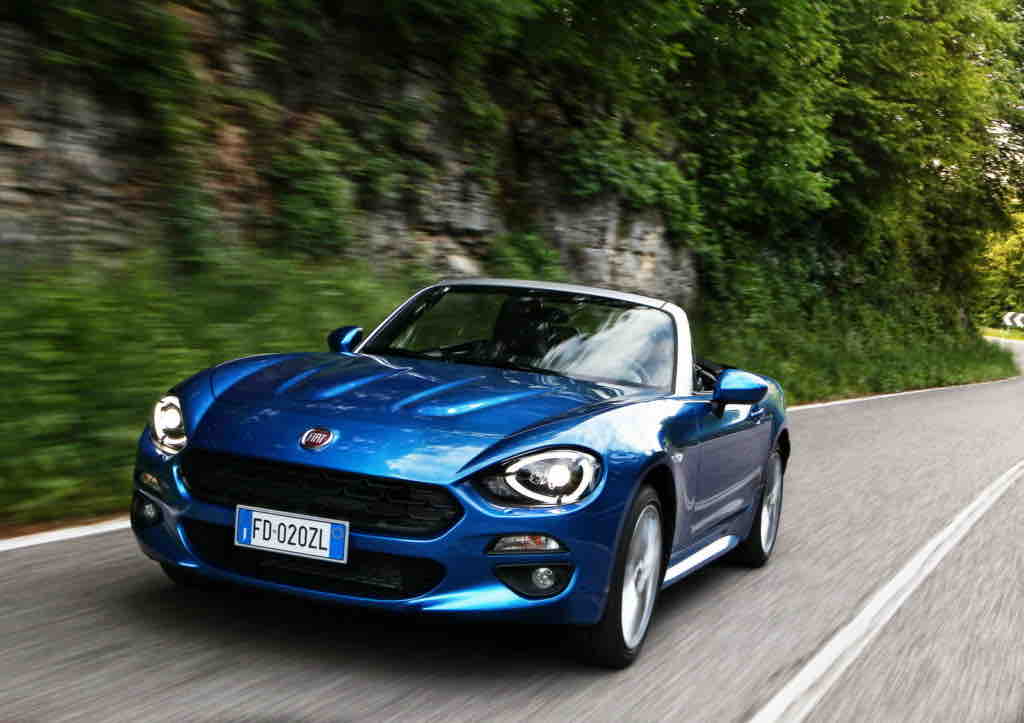 FIAT 124 Spider : Disponible en Europe.