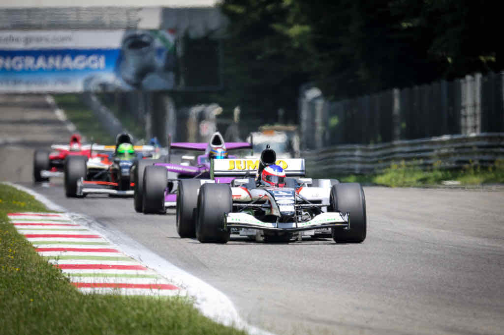 Frits van Erd impose sa Minardi à Monza dans la seconde course du Boss GP