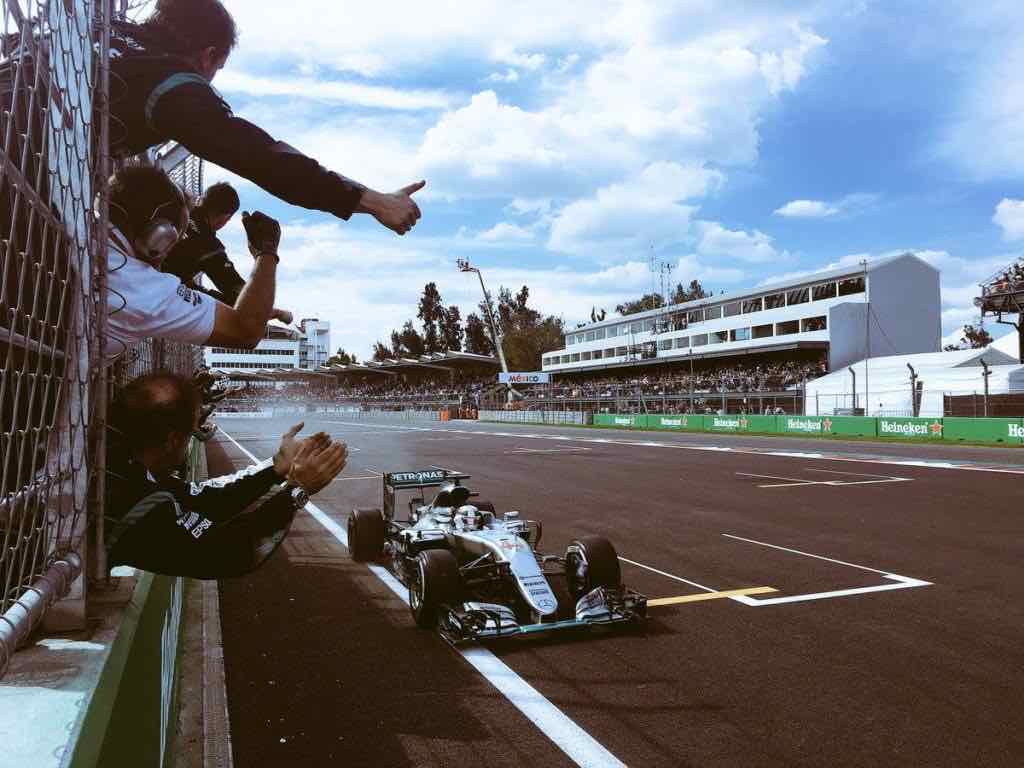 Grand Prix du Mexique 2016 : Hamilton remporte la course et maintient le suspense