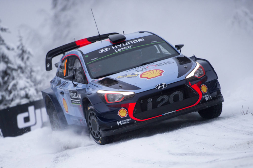 Rallye de Suède : Jour 2, Neuville passe devant