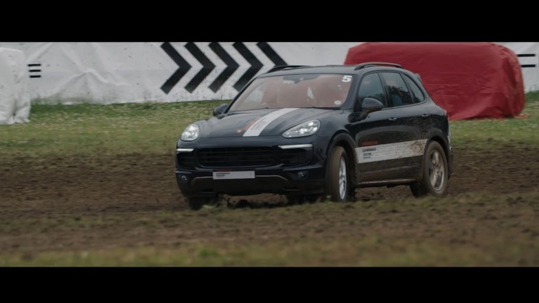© Porsche Cayenne Goodwood