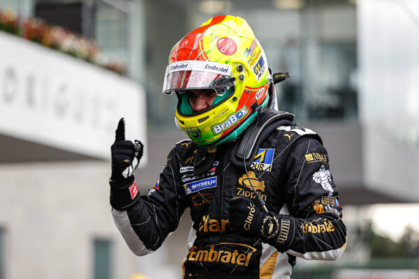 Fittipaldi domine la Formula V8 au Mexique