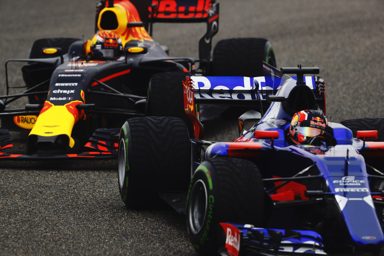 Toro Rosso et Red Bull sur le circuit de Shanghai