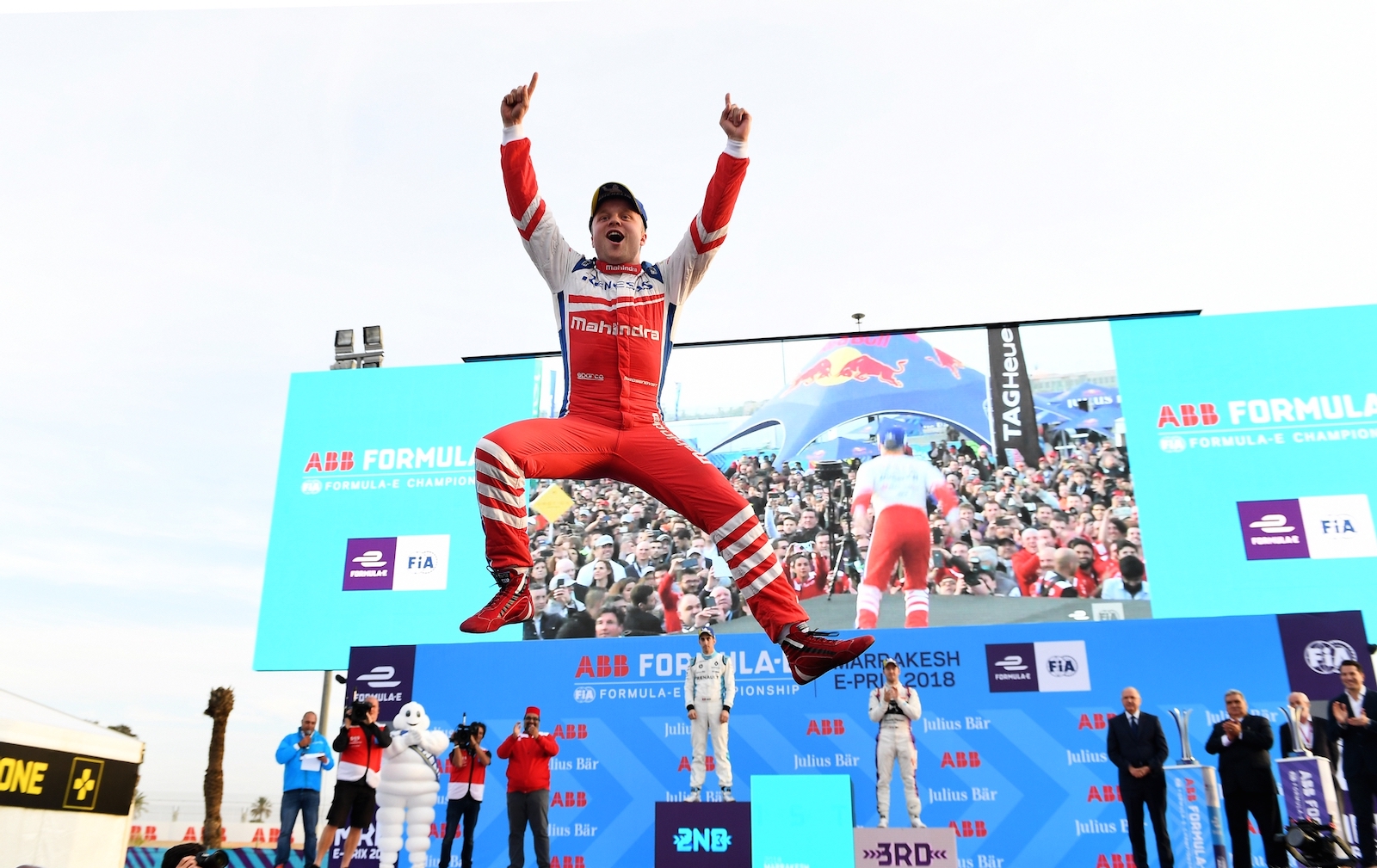 Felix Rosenqvist celebrant sa victoire en Formule E Marrakech