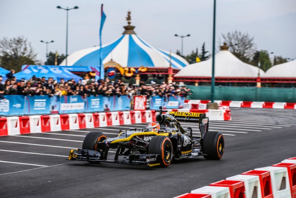 Renault F1 Team - Disneyland
