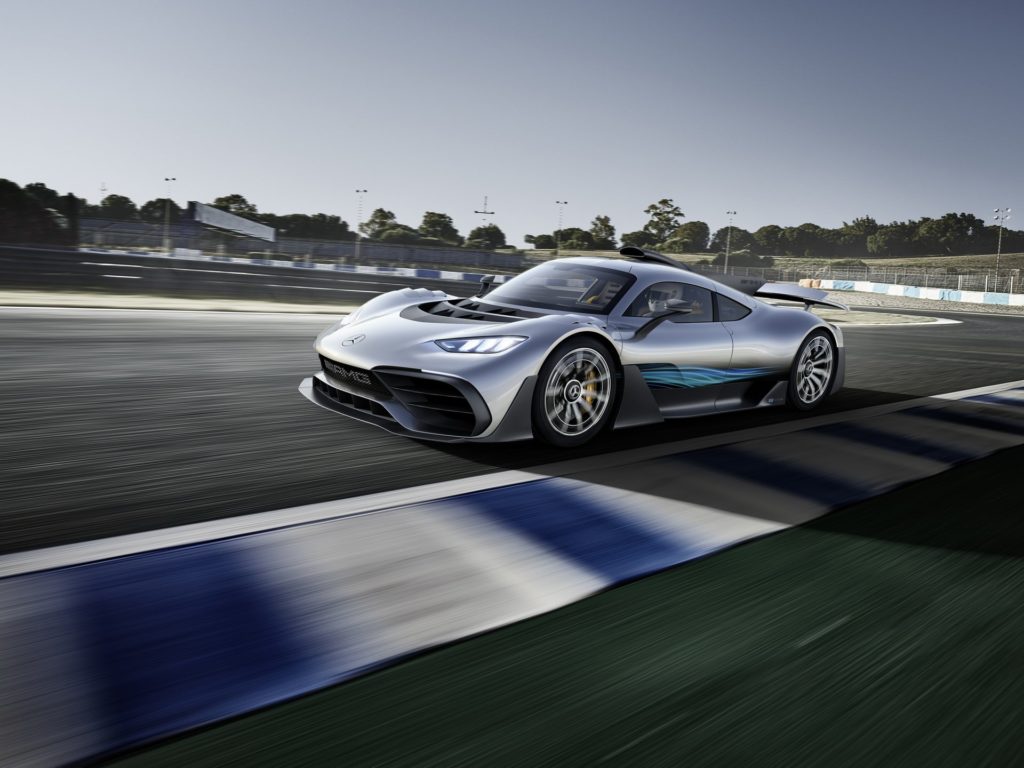 David Coulthard a commandé une Aston Martin Valkyrie et une AMG One