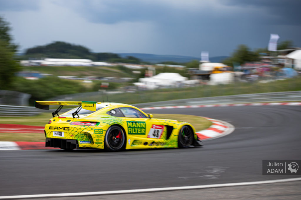 24 Heures du Nürburgring Q1 : le Mamba a mordu !