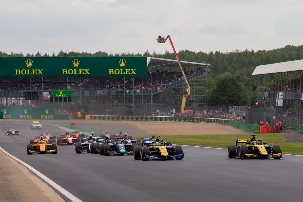 Luca Ghiotto et Jack Aitken, vainqueurs en FIA F2 à Silverstone