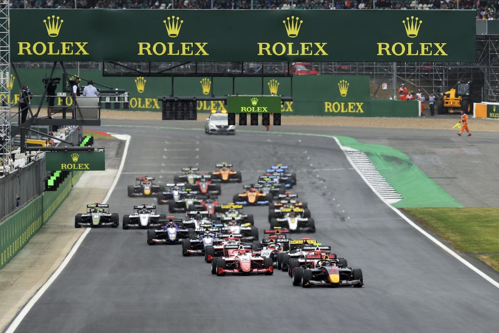 Jüri Vips et Leonardo Pulcini s'imposent en FIA F3 à Silverstone