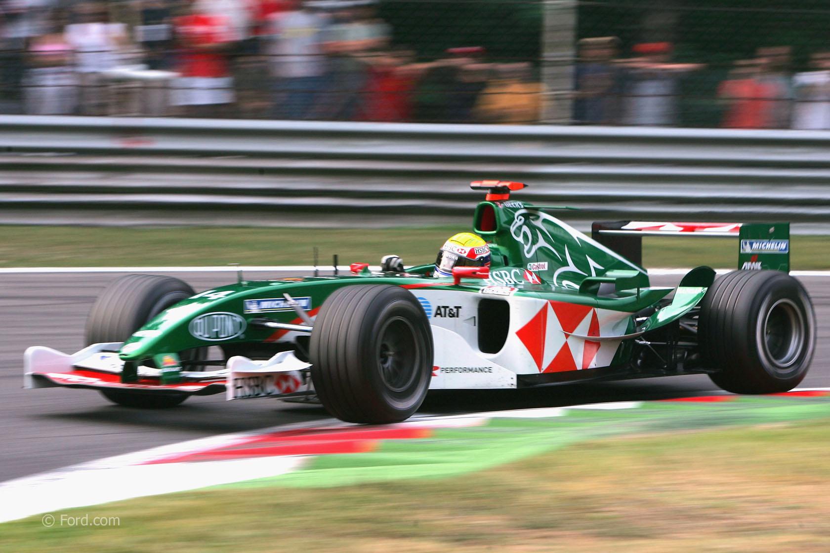 La Jaguar R4 à Monza en 2003