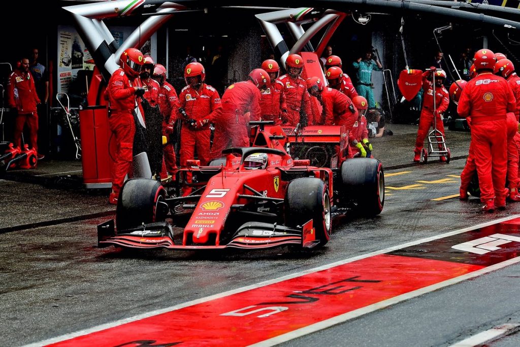Vettel a observé le public pour choisir ses pneus en course