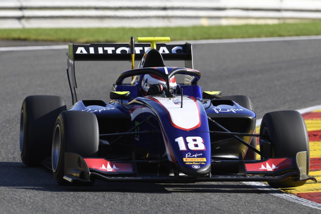 FIA F3, Course 1 : Pedro Piquet vainqueur