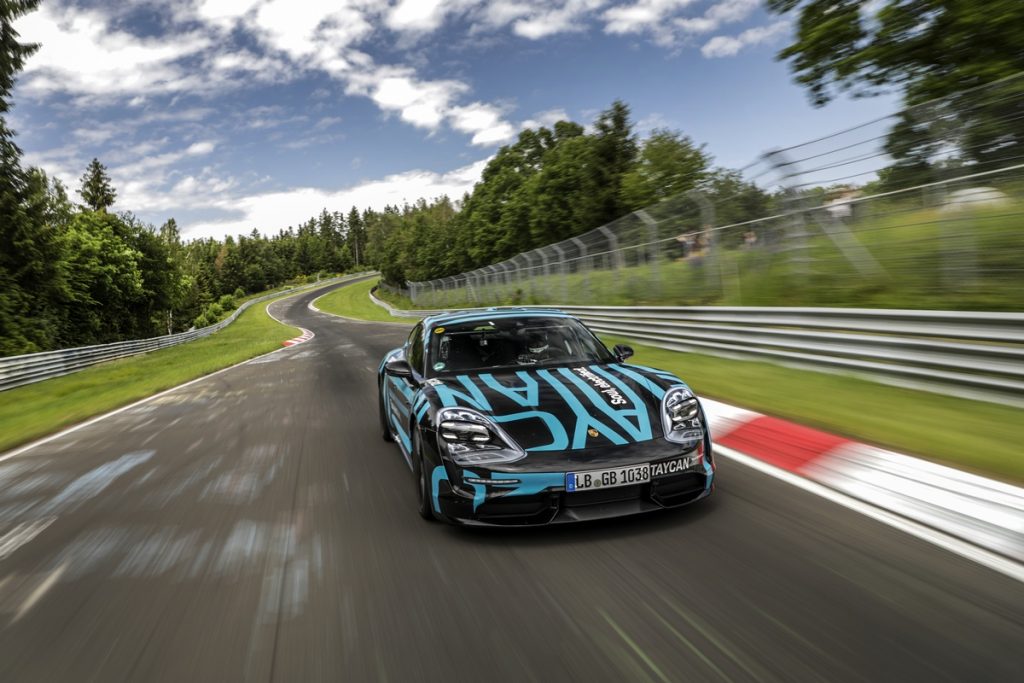 La Porsche Taycan établit un record sur la Nordschleife