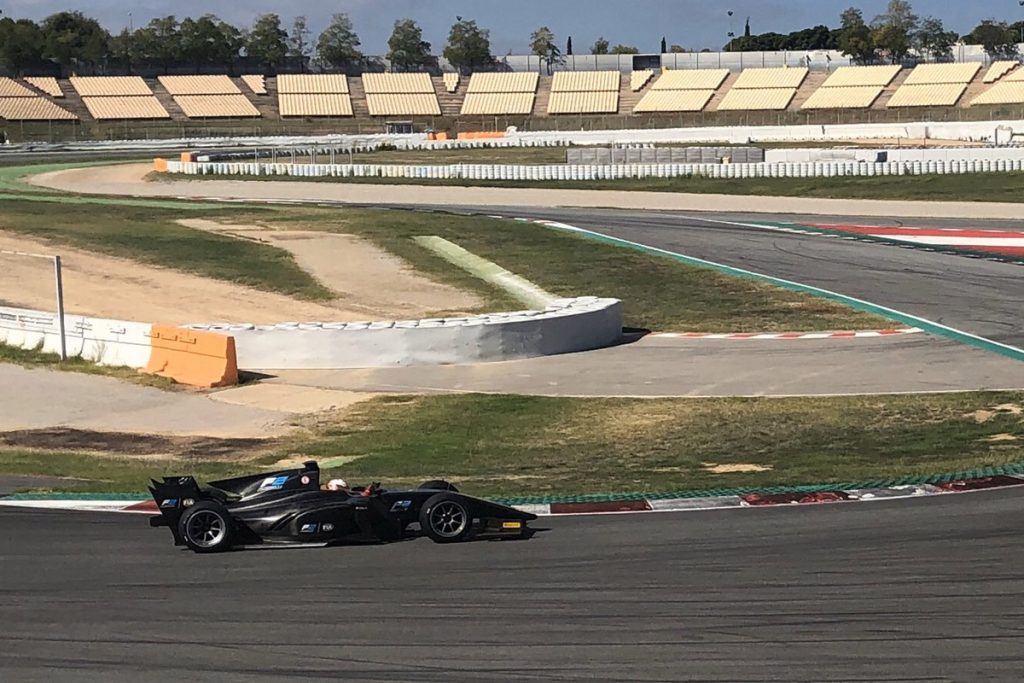 Pirelli valide les pneus 2020 à Barcelone, la F2 teste les 18"