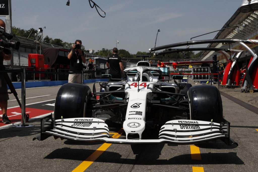 Le PDG de Daimler nie un départ de Mercedes de la F1