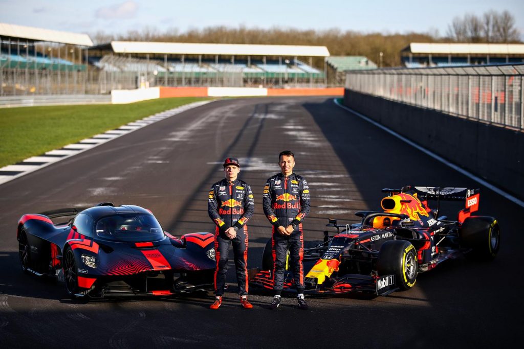 Verstappen et Albon ont testé l'Aston Martin Valkyrie à Silverstone