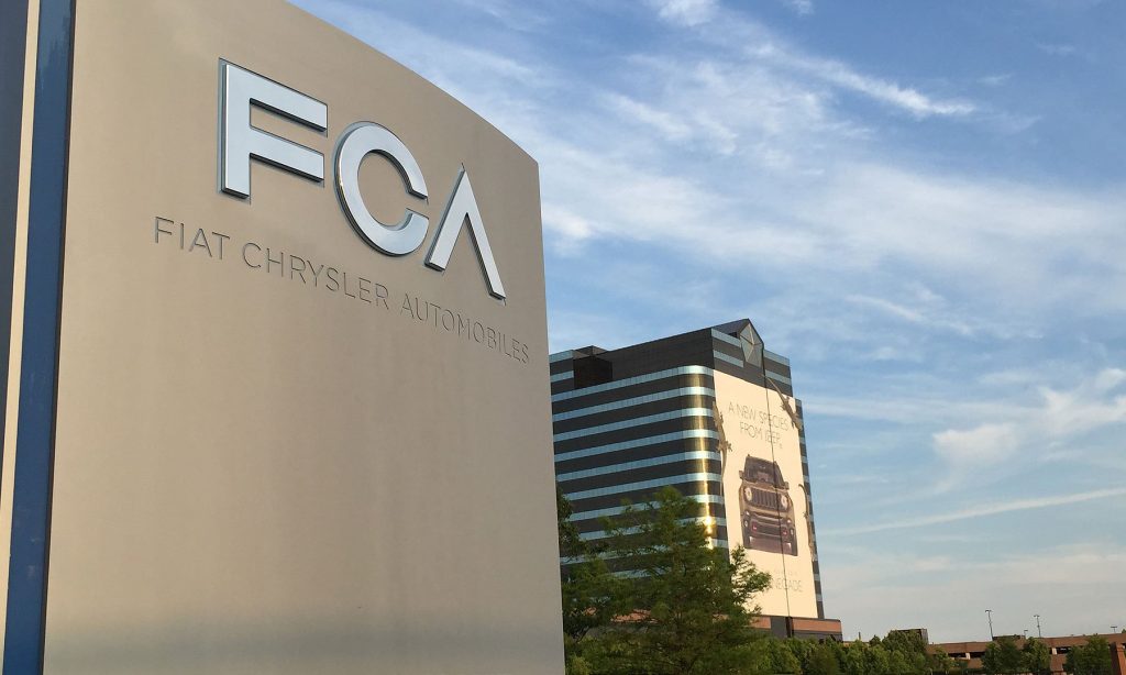 Le PDG de Fiat Chrysler Automobiles divise son salaire de moitié