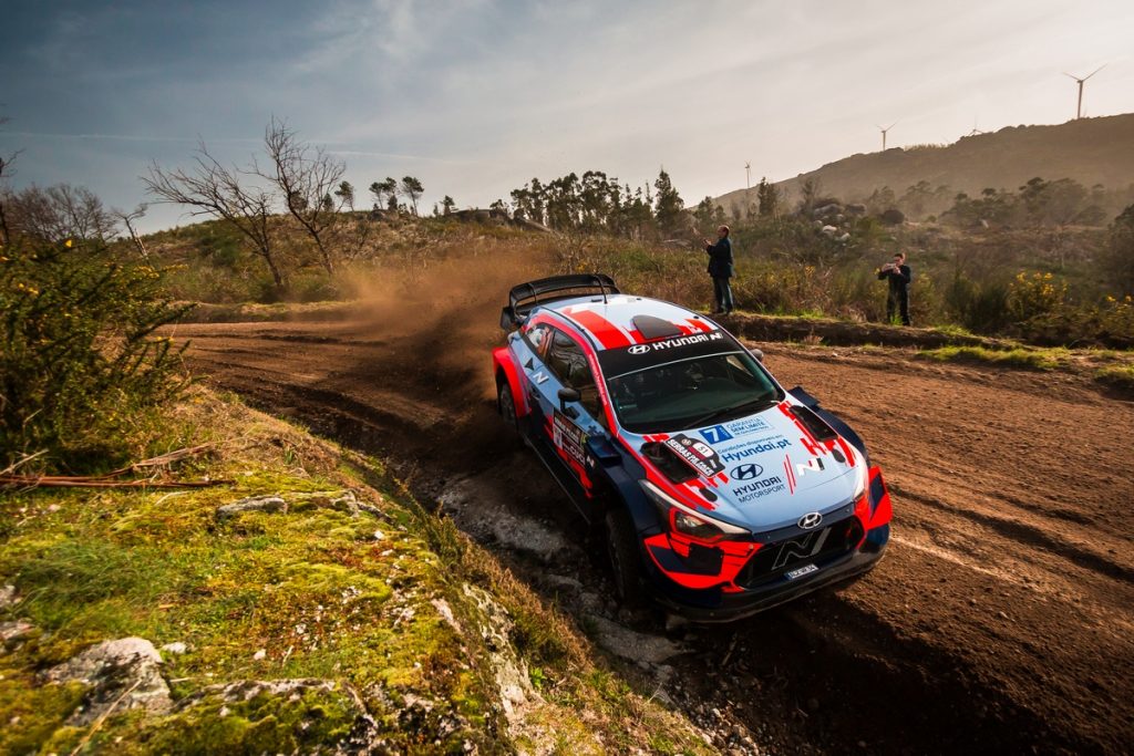 Ott Tänak prend ses marques sur terre avec sa i20 Coupé WRC