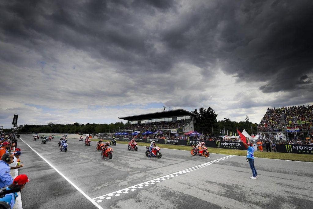 La Dorna exclut deux courses par week-end