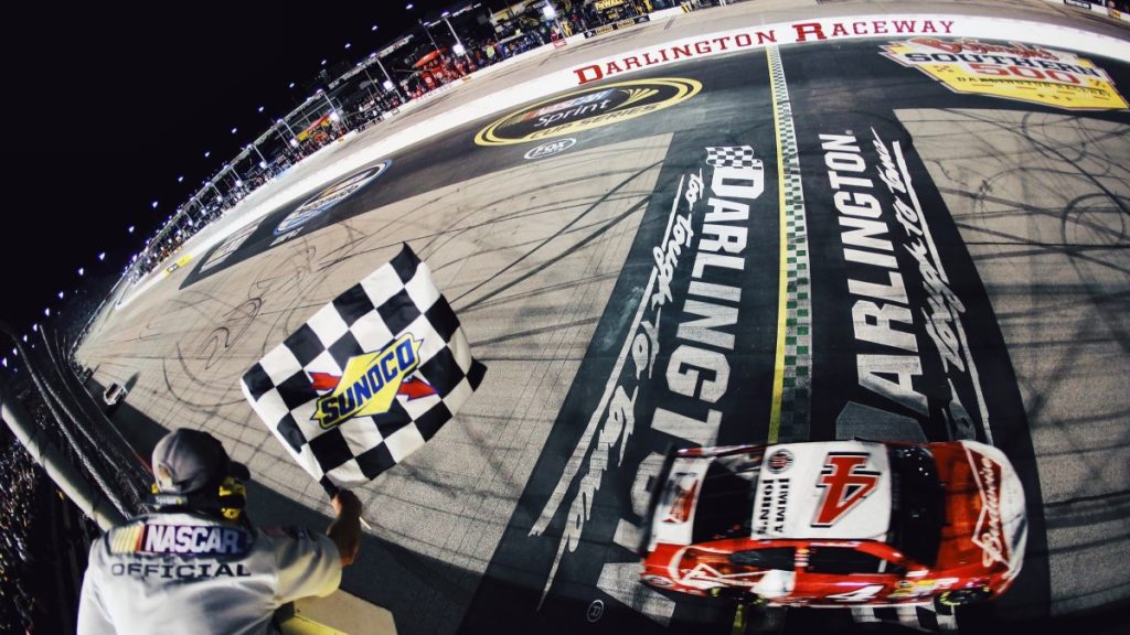 La NASCAR révise son calendrier et supprime trois courses