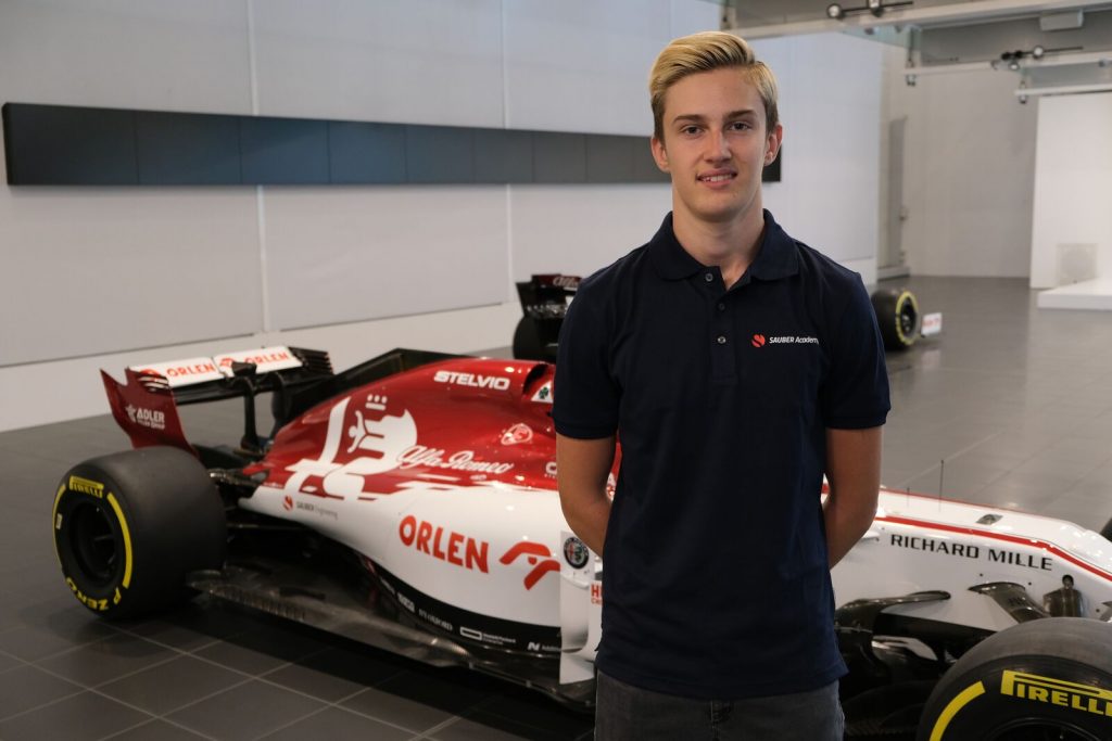 Théo Pourchaire intégré à la Sauber Academy