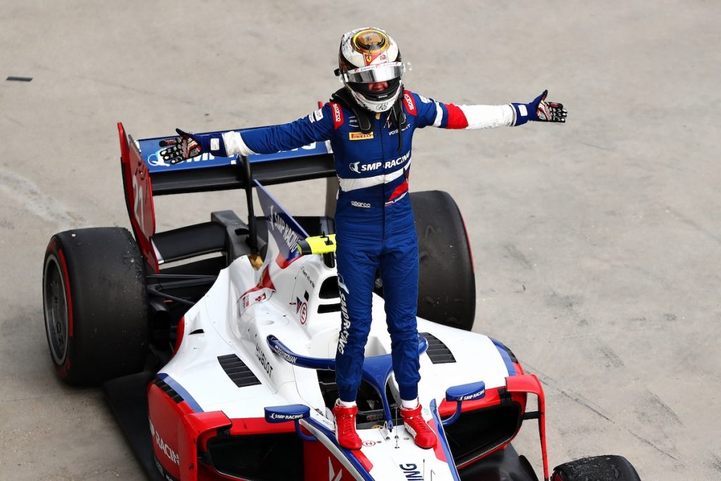 Robert Shwartzman et Luca Ghiotto vainqueurs en FIA F2 en Hongrie