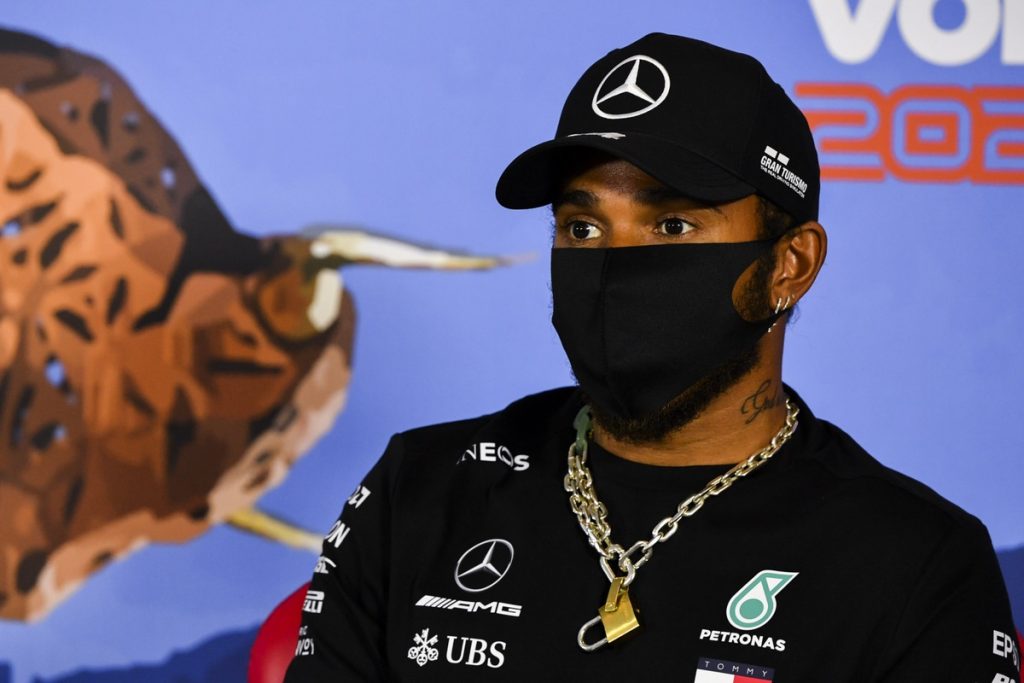 Lewis Hamilton échappe à la pénalité et reste second