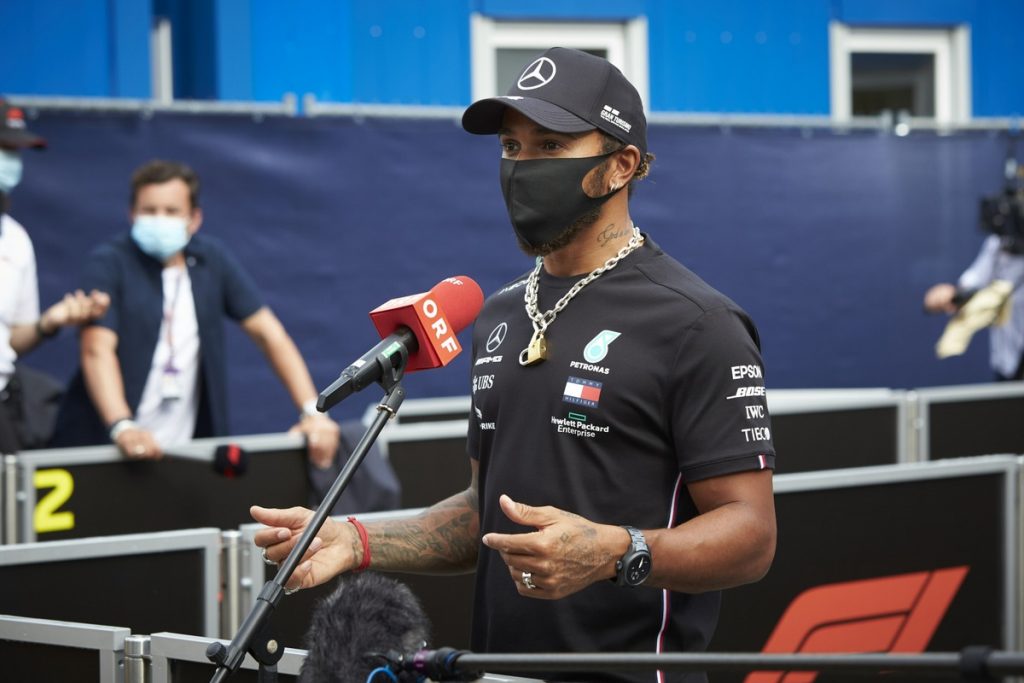 Lewis Hamilton chez les commissaires pour deux infractions