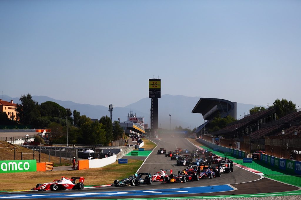 Jake Hughes et Oscar Piastri vainqueurs en FIA F3 à Barcelone