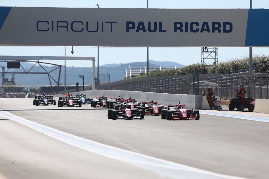 Prema domine la Formula Regional European au Castellet