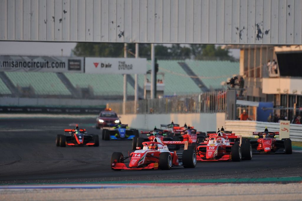 Prema domine la première manche de Formula Regional European