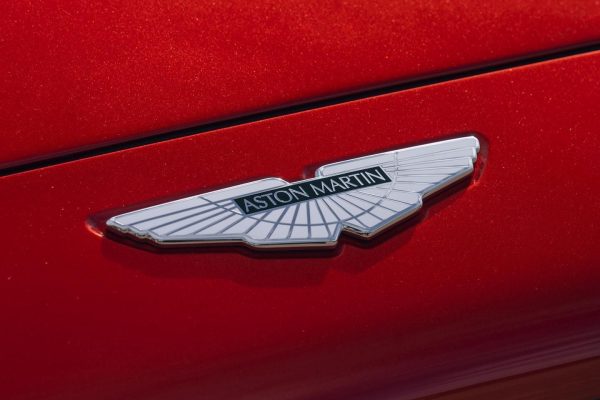 Mercedes prend une participation de 20% dans Aston Martin