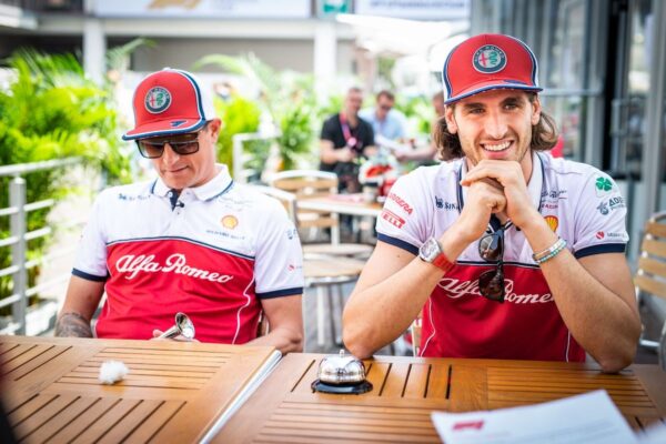Kimi Räikkönen et Antonio Giovinazzi confirmés chez Alfa Romeo en 2021