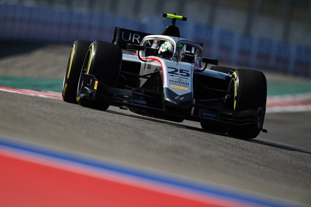 Oliver Oakes dément toute vente de l'équipe Hitech GP