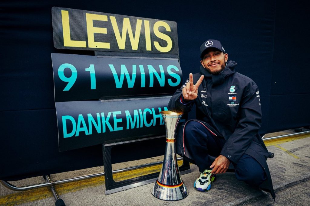 Lewis Hamilton, un merci à Mercedes, un hommage à Schumacher