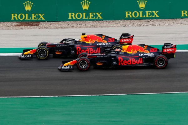 Un problème sur la seconde Red Bull, plus que sur Albon ?