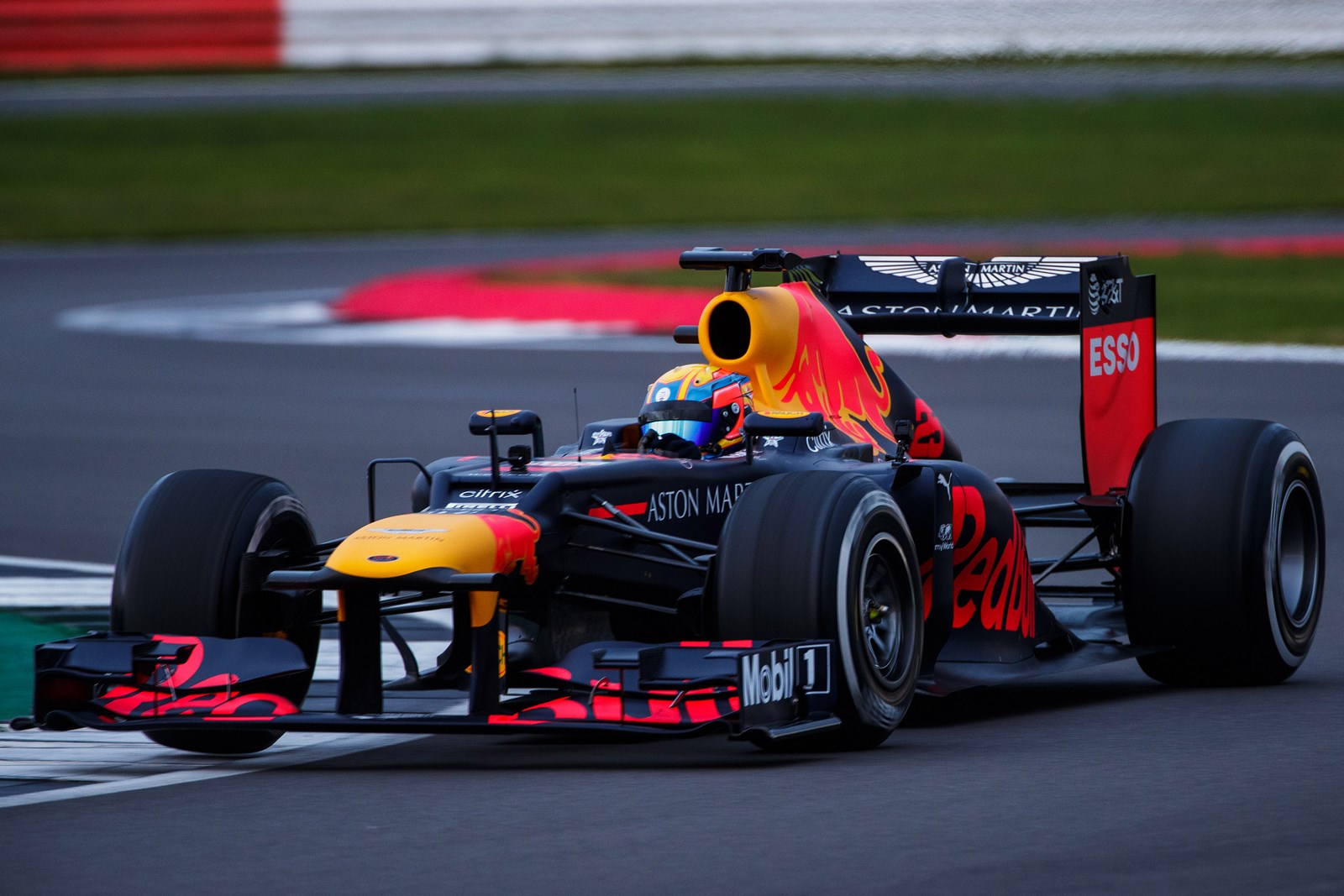 Johnathan Hoggard, lauréat de l'Autosport BRDC, a testé la Red Bull