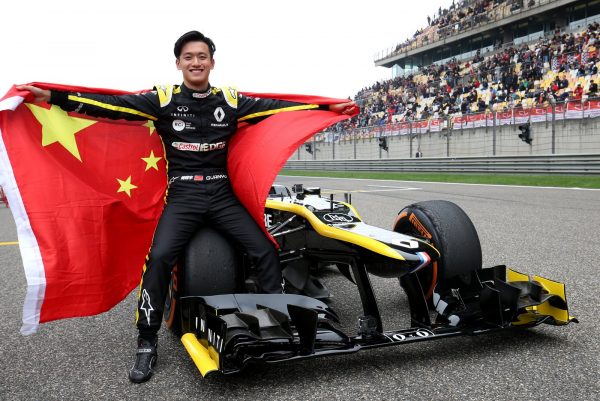 Renault met la pression sur ses pilotes juniors