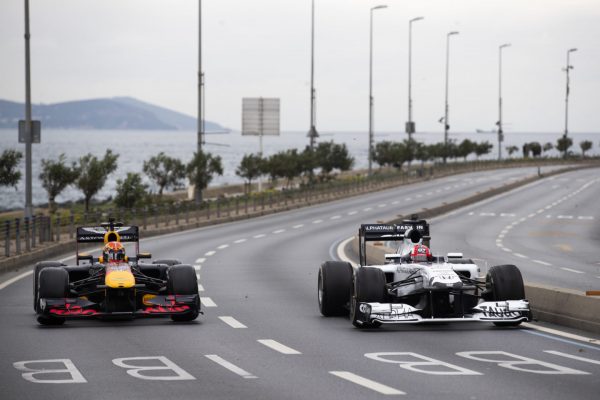 Pierre Gasly et Alex Albon traversent le Bosphore en F1