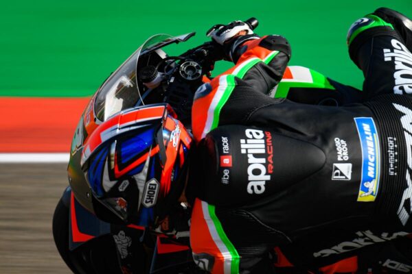 Bradley Smith ou Lorenzo Savadori, le choix d'Aprilia après l'hiver