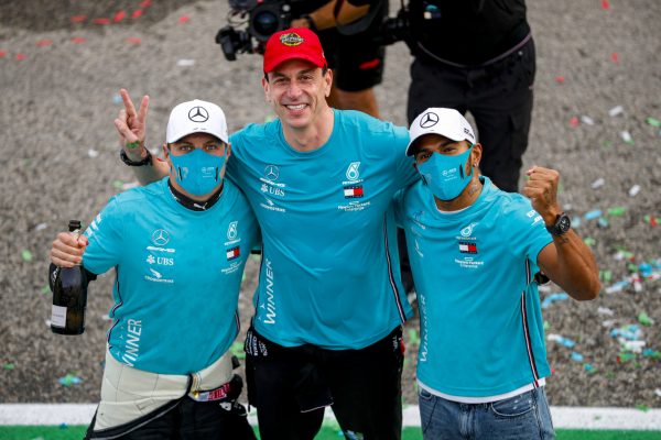 Toto Wolff reste à la tête de l'écurie Mercedes en 2021