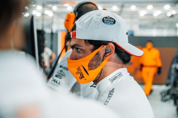 Carlos Sainz espère tester la Ferrari SF1000 à Abu Dhabi