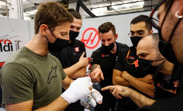 Grosjean pourrait avoir une greffe de peau à sa main gauche
