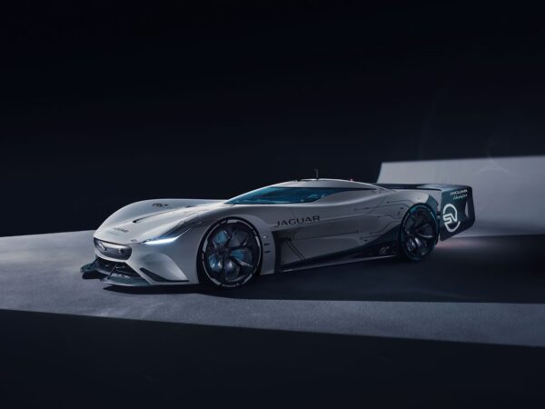 Jaguar dévoile la Vision Gran Turismo SV dédiée au jeu Gran Turismo