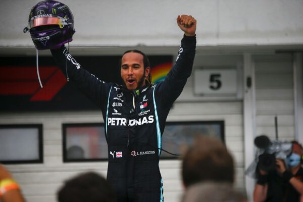 Lewis Hamilton sera bien anobli par la Reine pour le Nouvel An