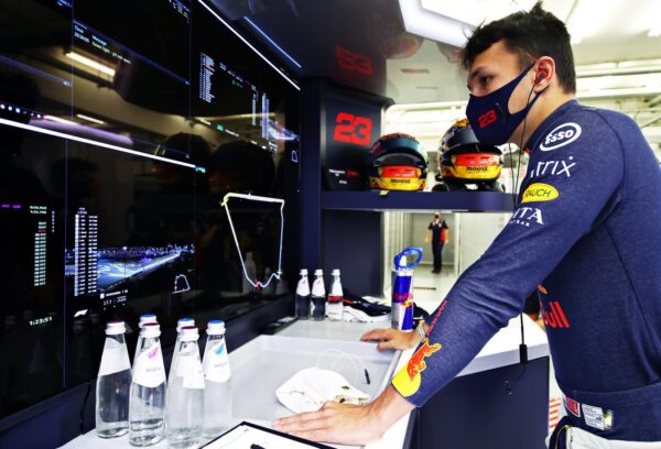 Albon pourrait passer une année "sur le banc" selon Horner